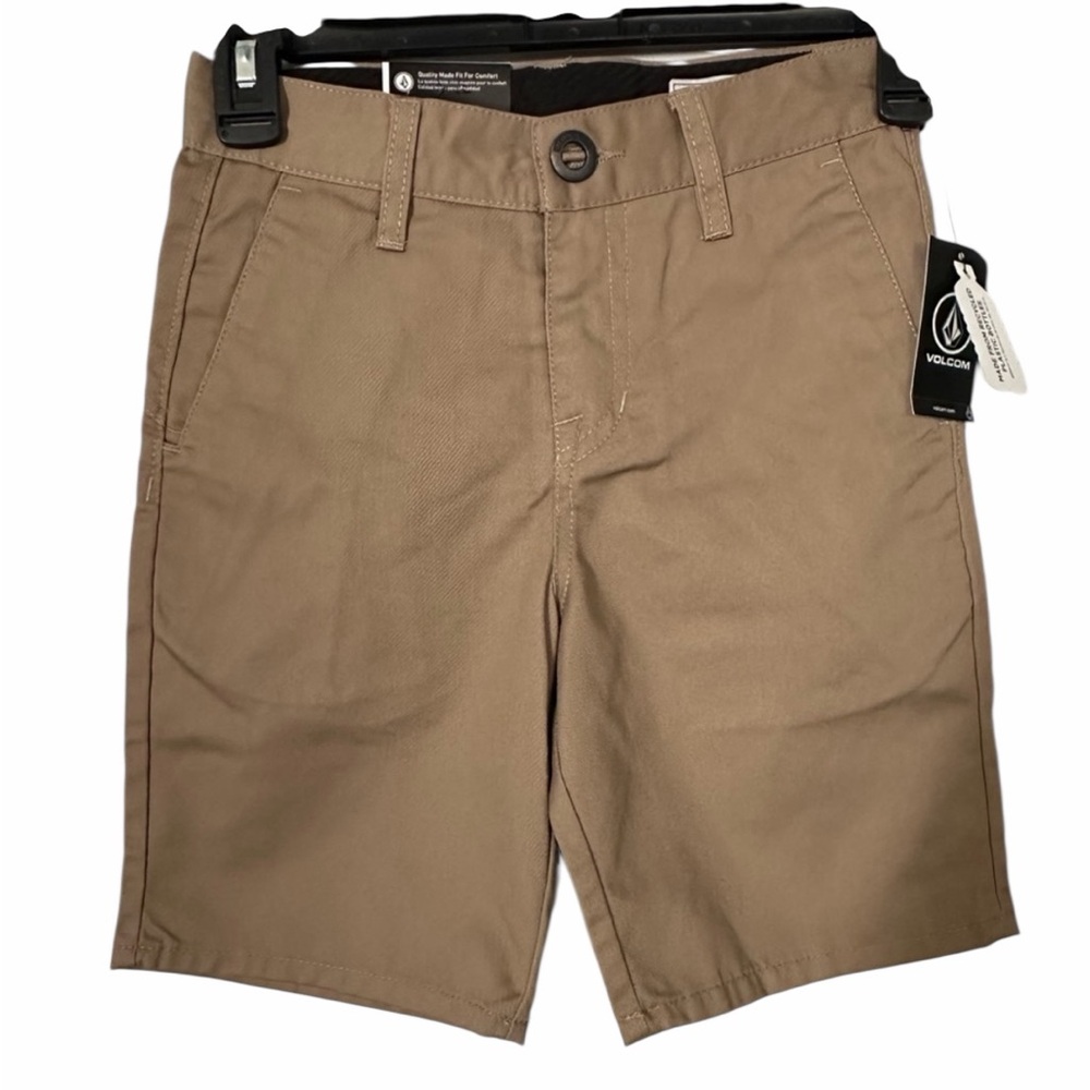 Volcom Frickin Khaki Chino Shorts Boys
Size 23 (Waist) - 7" Inseam - NWT